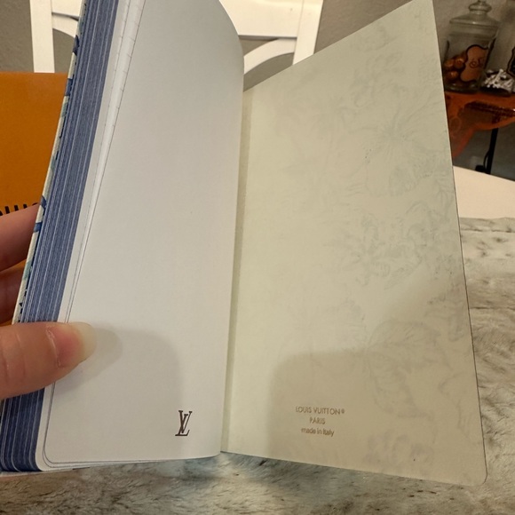 🍾SALE🍾 New Limited Edition Louis Vuitton By the Pool Jane Notebook MM blue - Picture 10 of 11